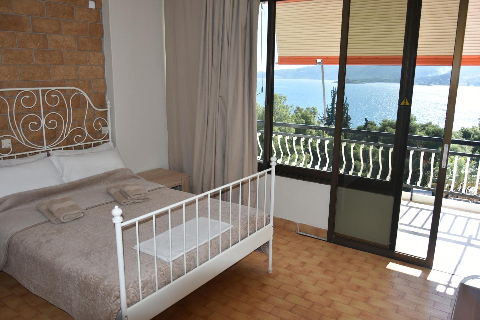 Lions 2 Studios & Apartments, Poros Island. Poros Town Exterior foto