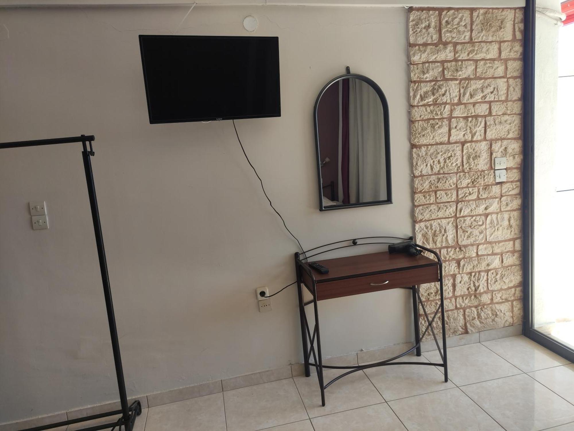 Lions 2 Studios & Apartments, Poros Island. Poros Town Exterior foto
