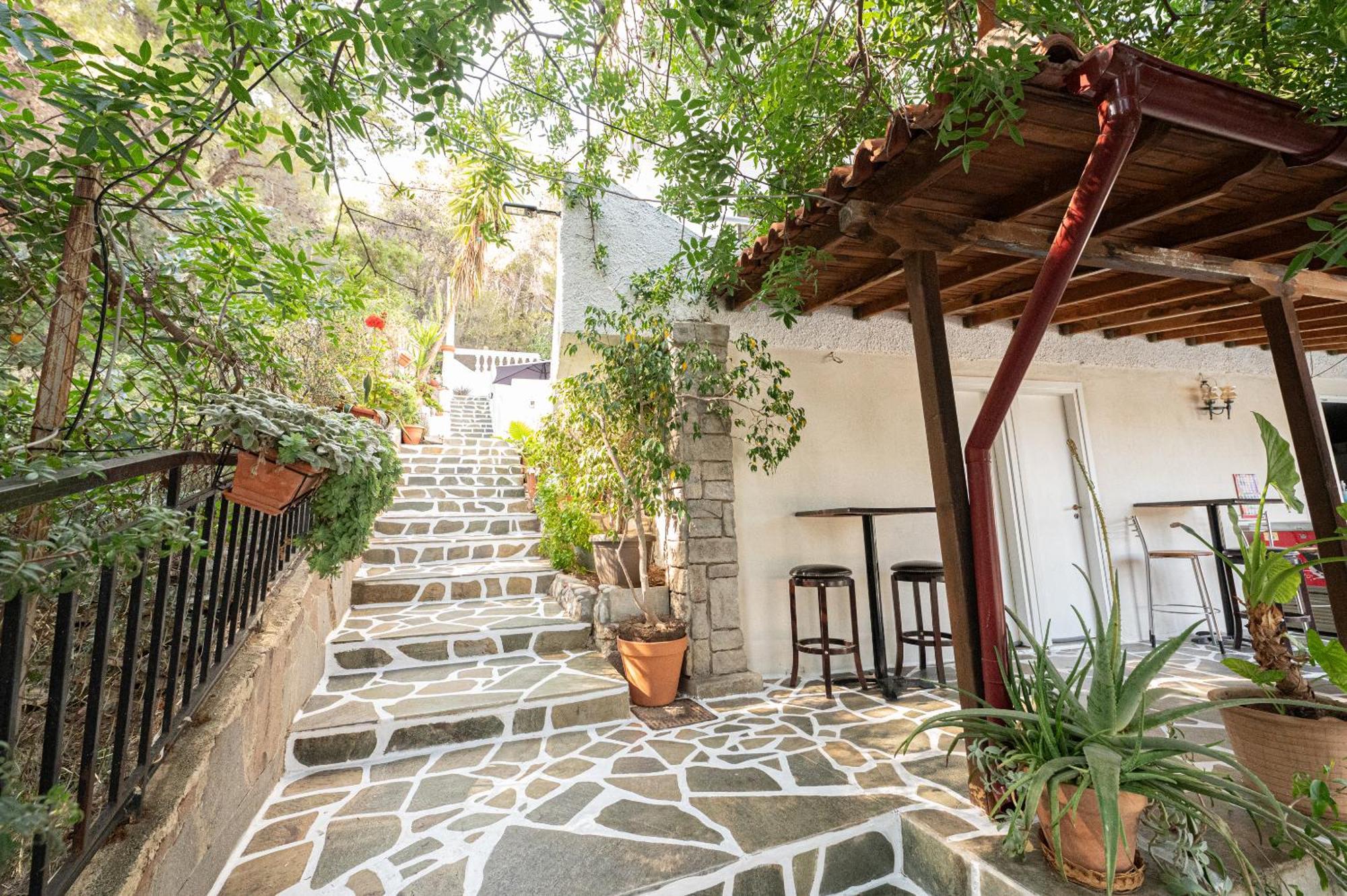 Lions 2 Studios & Apartments, Poros Island. Poros Town Exterior foto